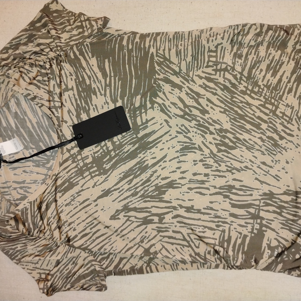 Cream and Brown Graphic Short Sleeve Blouse - Picture 5 of 7